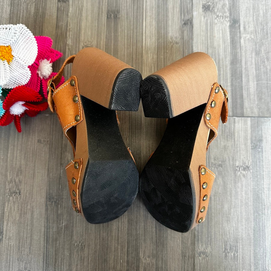 Jazmin's Ankle Strap Pumps