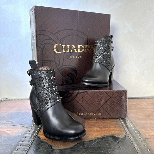 Cuadra Wmns Black Laser & Crystals Round Toe Boots 3W02RS