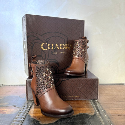 Cuadra Wmns Brown Laser & Crystals Round Toe Boots 3W02RS