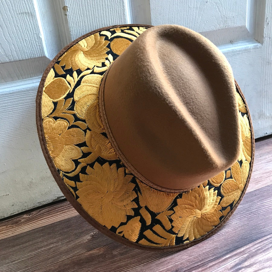 Flora's Embroidered Suede Hat ( M )