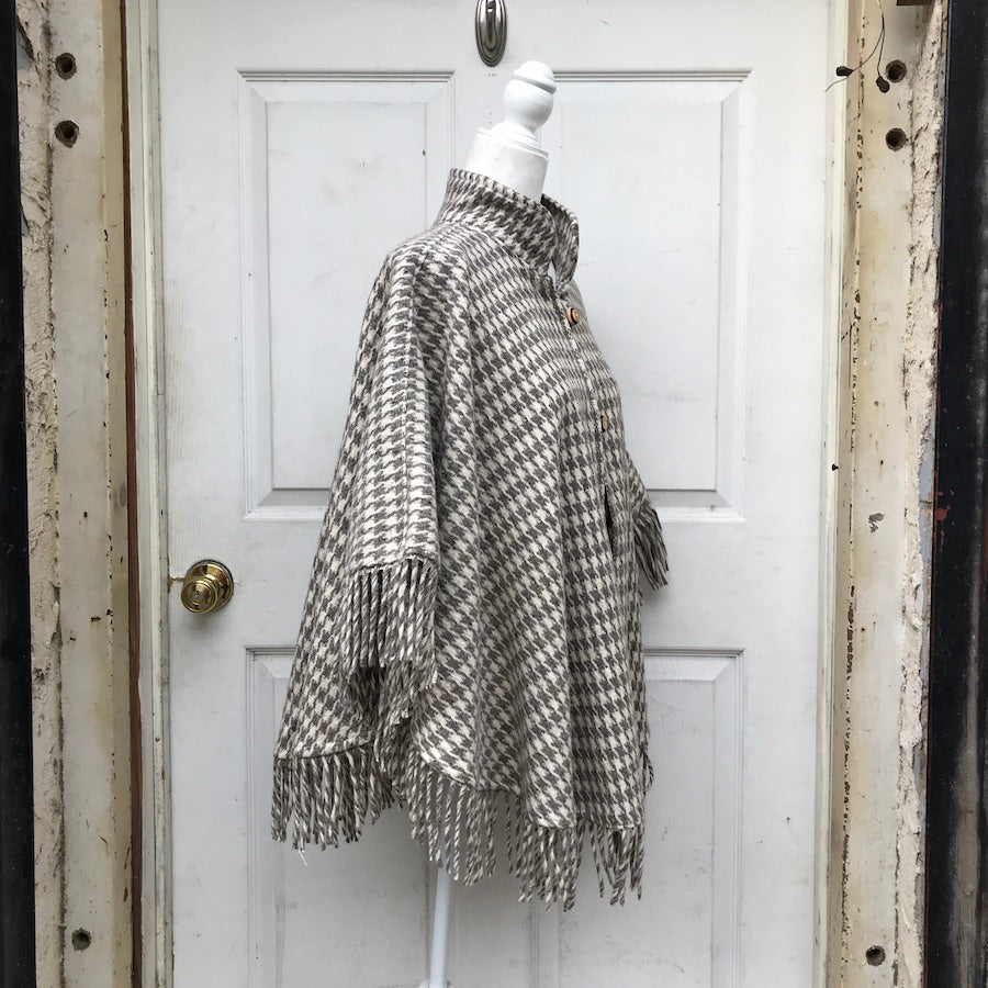 Antonio's Poncho( O/S )