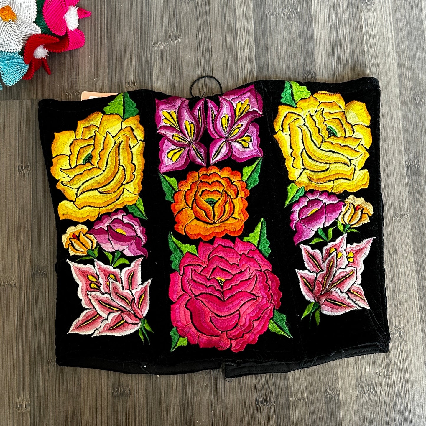 Floral Embroidered Corset ( L )