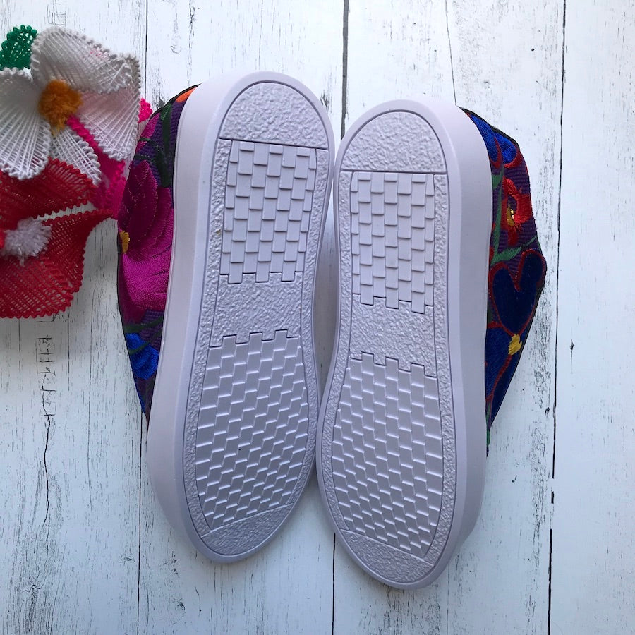 Embroidered Wmns Sneakers