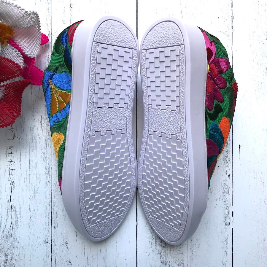 Embroidered Wmns Sneakers