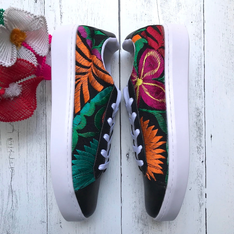 Embroidered Wmns Sneakers