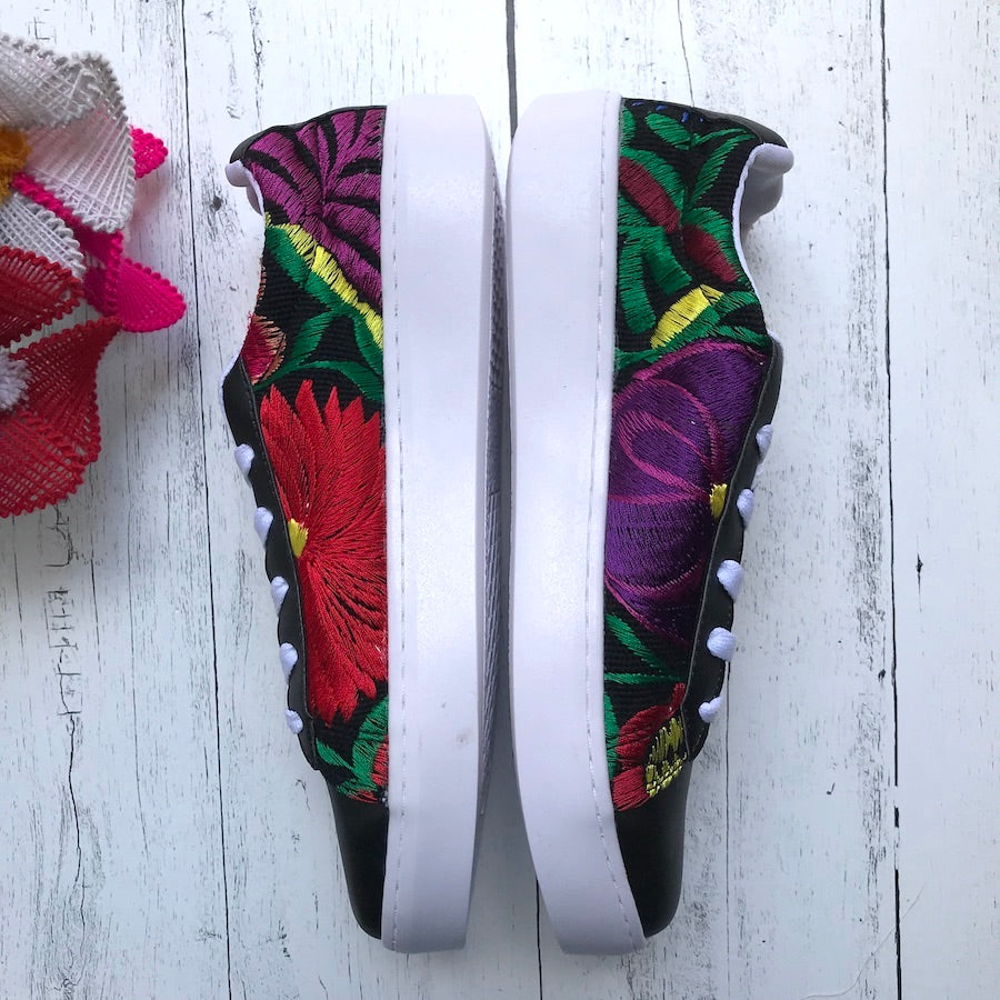 Embroidered Wmns Sneakers