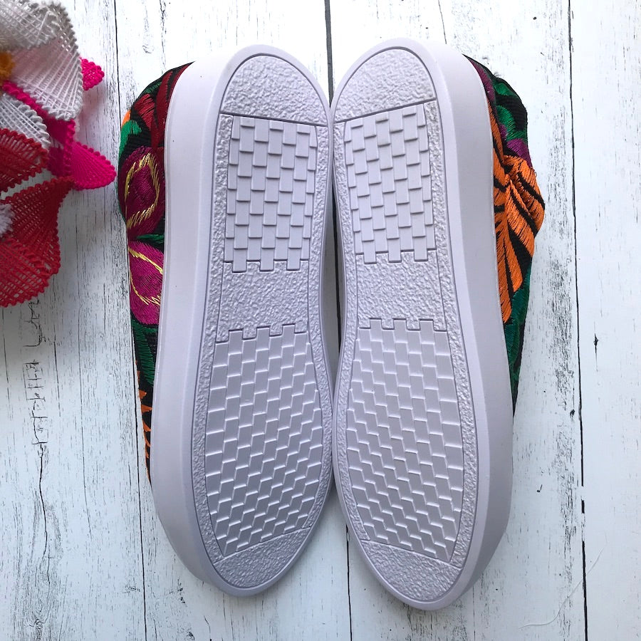 Embroidered Wmns Sneakers