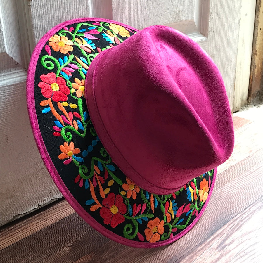 Flora's Embroidered Suede Hat ( M )