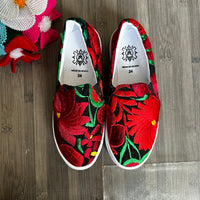 Embroidered Slip-On Sneakers ( US 7 )