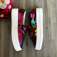 Embroidered Slip-On Sneakers ( US 8 )