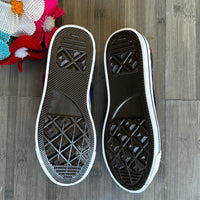 Embroidered Wmns Sneakers ( US 7  )