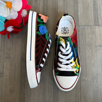Embroidered Wmns Sneakers ( US 7  )