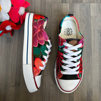 Embroidered Wmns Sneakers ( US 6  )