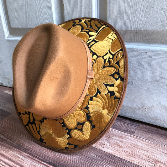 Flora's Embroidered Suede Hat ( M )