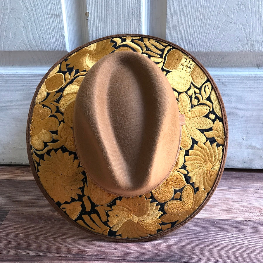 Flora's Embroidered Suede Hat ( M )