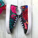 Embroidered Wmns Sneakers ( US 6 )