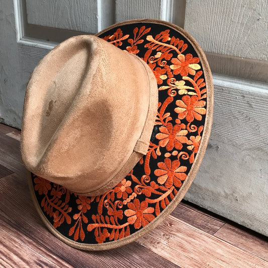 Flora's Embroidered Suede Hat ( M )