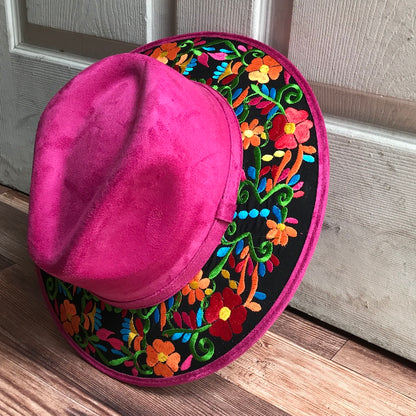 Flora's Embroidered Suede Hat ( M )